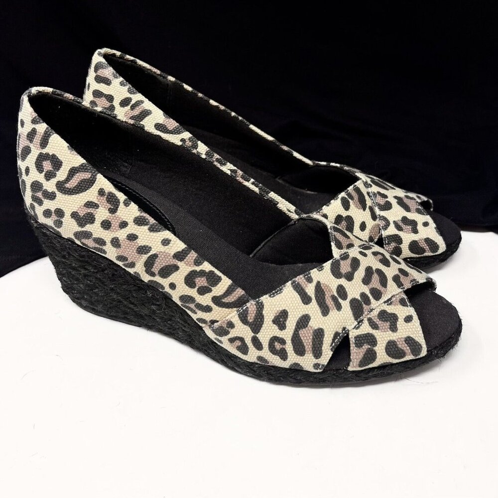 Chaps Dakoda Womens Peep Toe Heels Cheetah Print Wedge Pumps Size 8M Woven